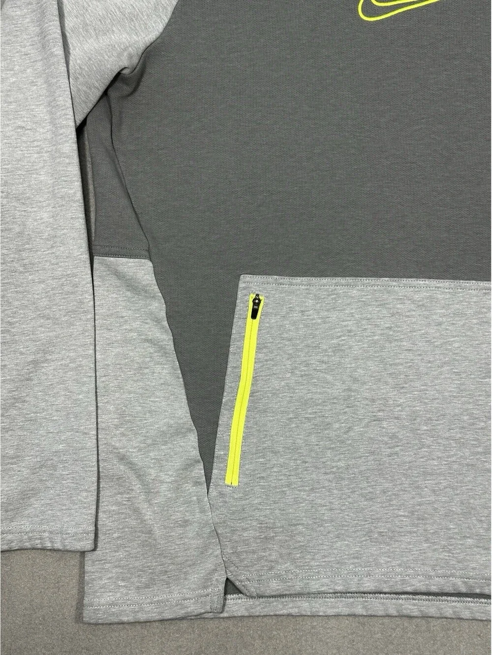 Nike Therma Fit Hoodie Men’s Large Gray Neon Swoosh Pullover Sweatshirt